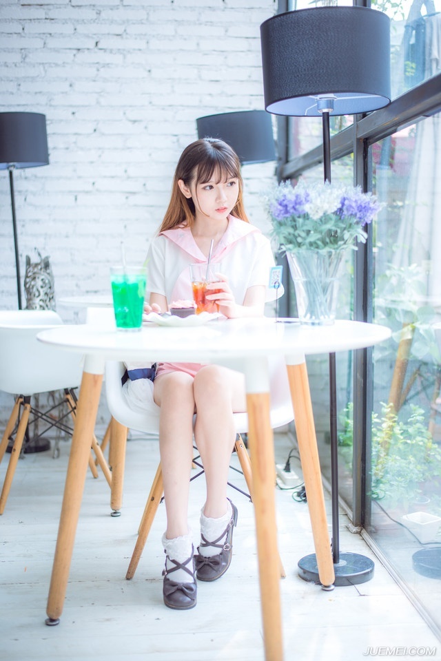 “嗡嗡嗡~”